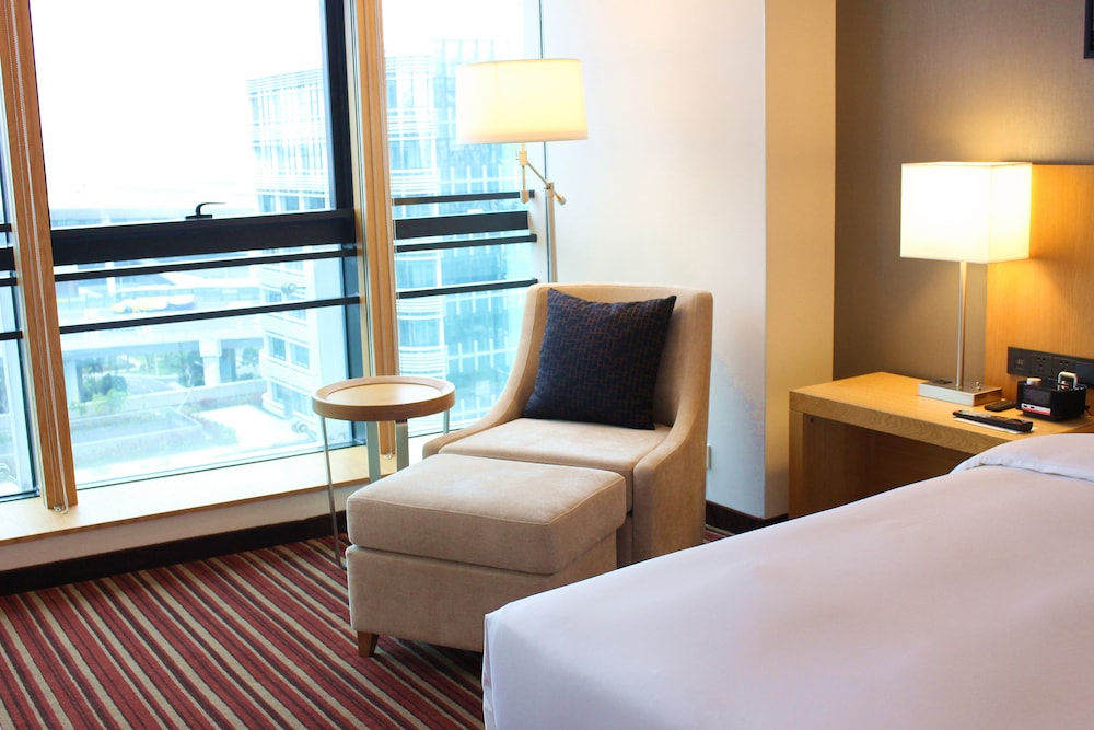 Hyatt Place Shenzhen Airport 15/70