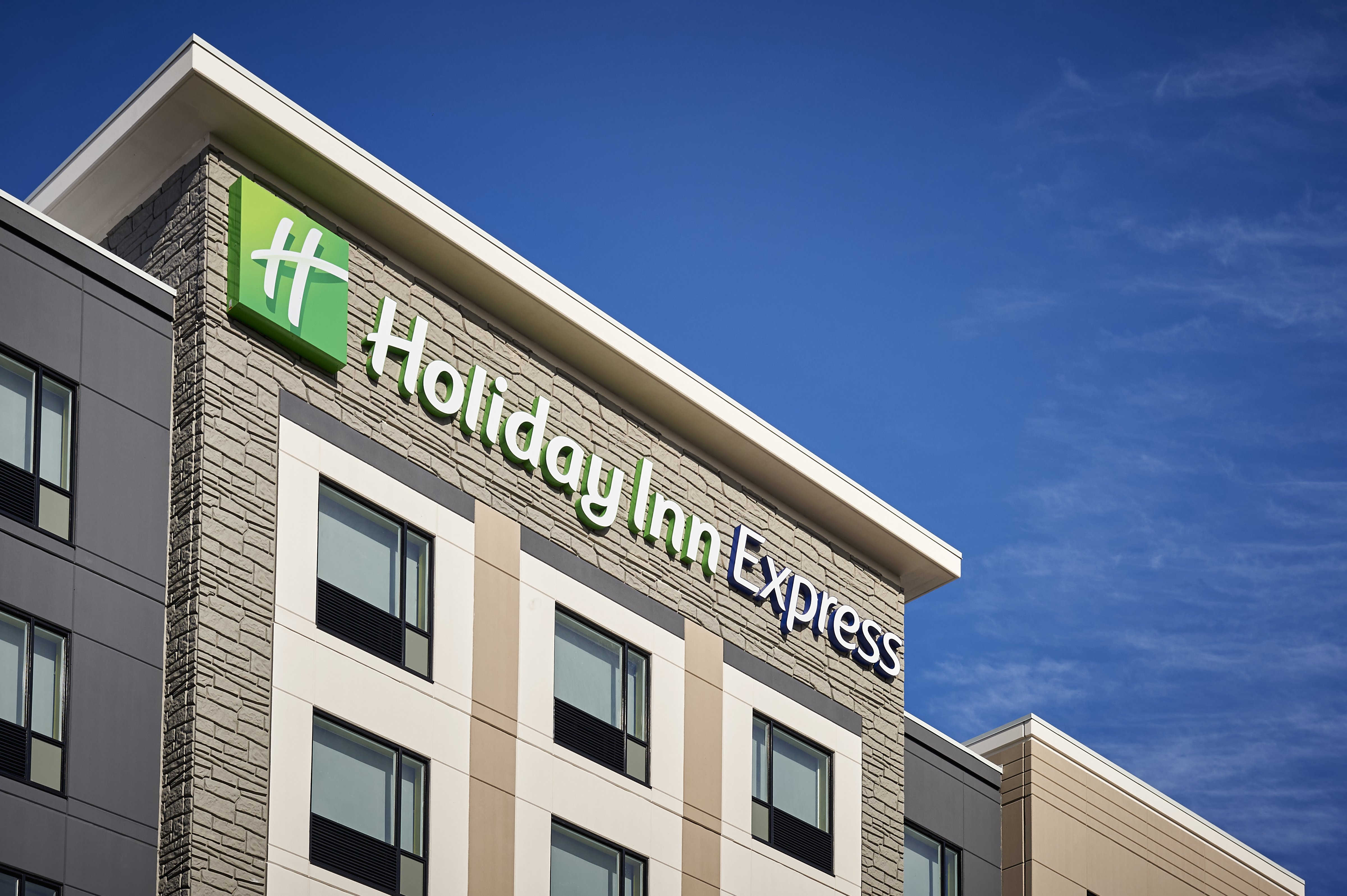 Holiday Inn Express Sarnia - Point Edward 6/46