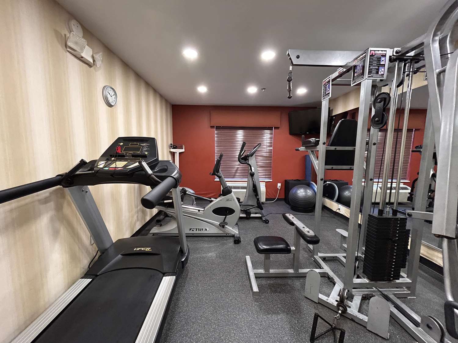 Express Inn Leesville Ft Johnson 13/18