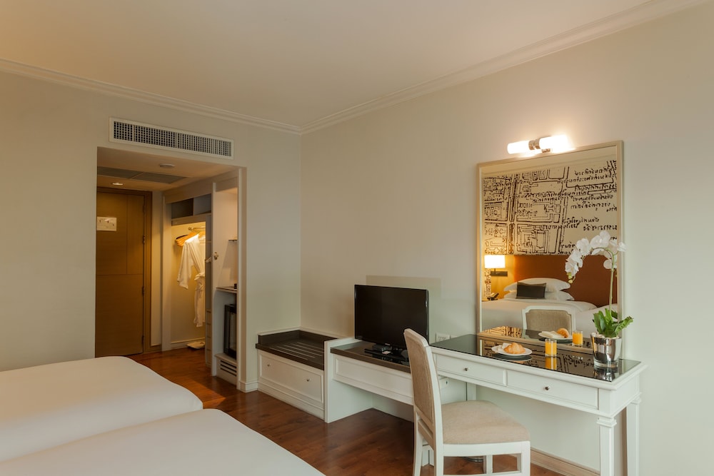 Avani Ratchada Bangkok Hotel 43/67