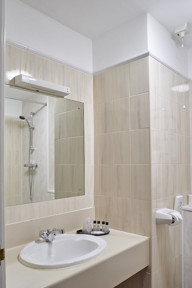 The Regency Hotel Solihull Formely Corus Solihull Hotel 19/35