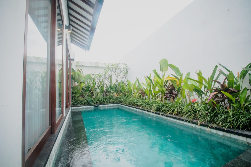 Anari Villas Kuta 62/65