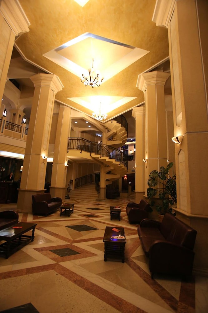 Mara Hotel 42/62
