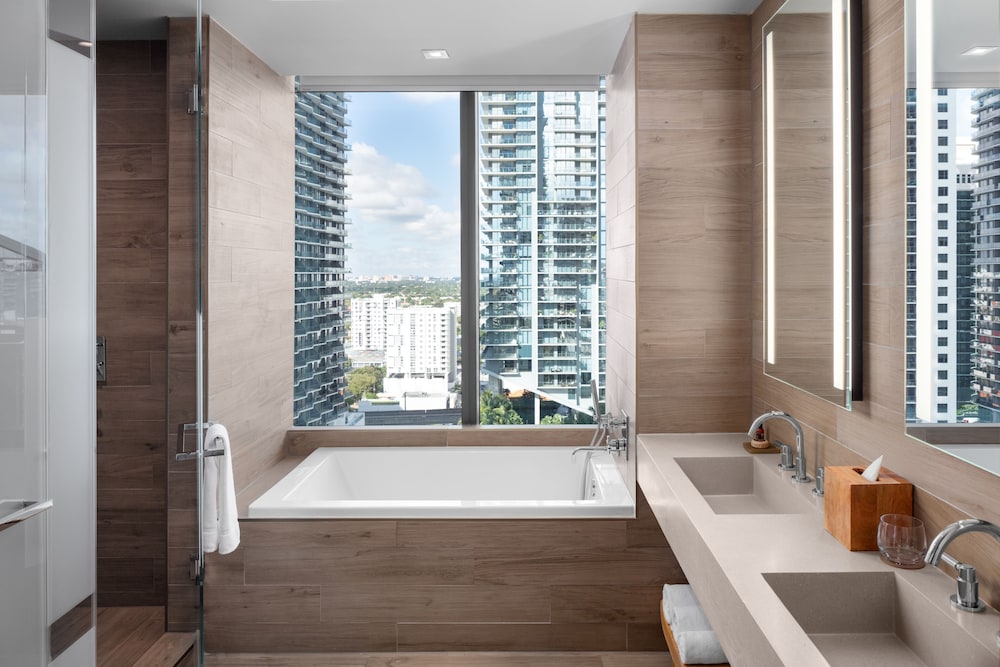 EAST Miami Residences 48/50