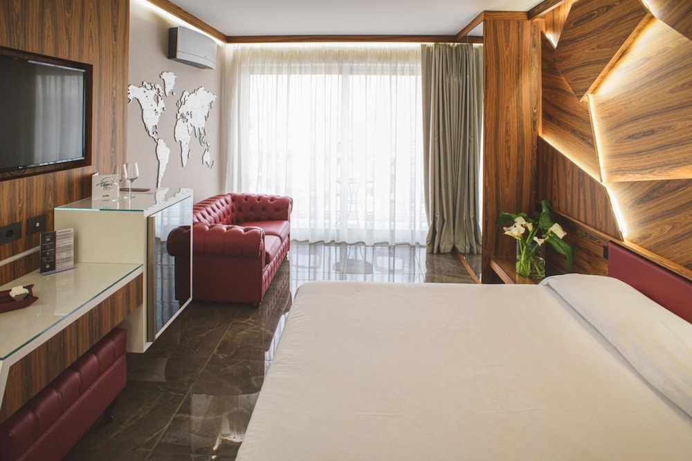 Upper Rooms 14/50