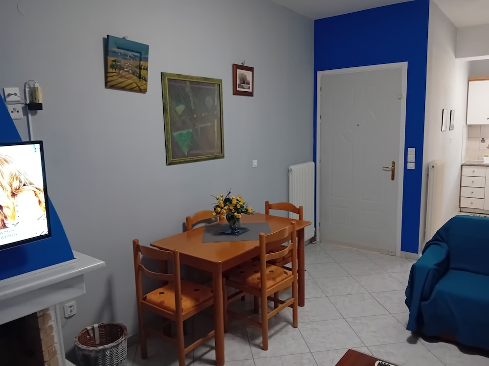 White Villa 33/50