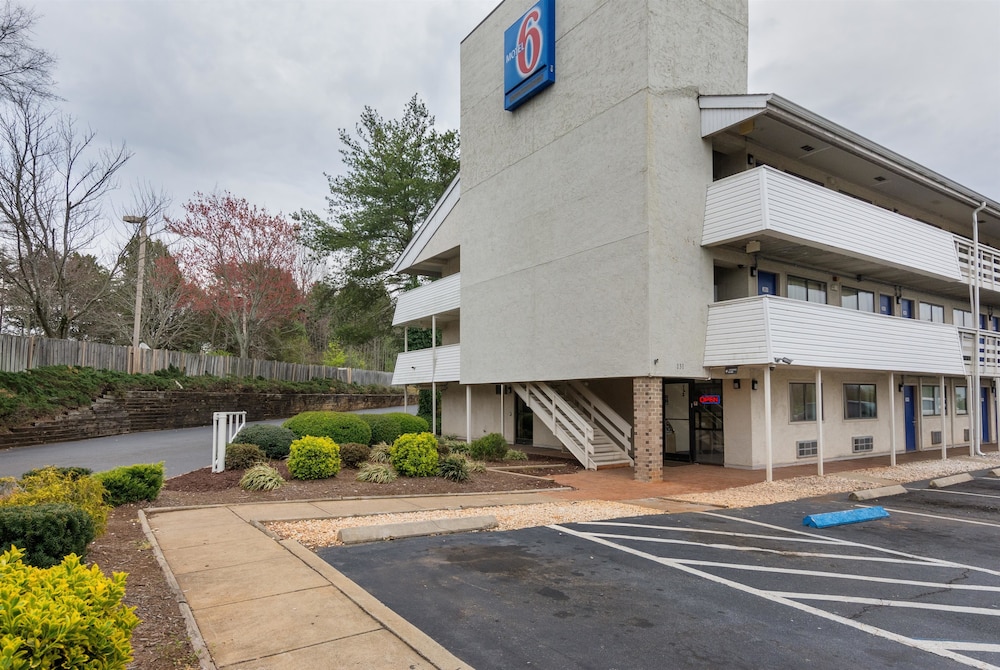 Motel6 Charlotte, NC - Coliseum 44/55