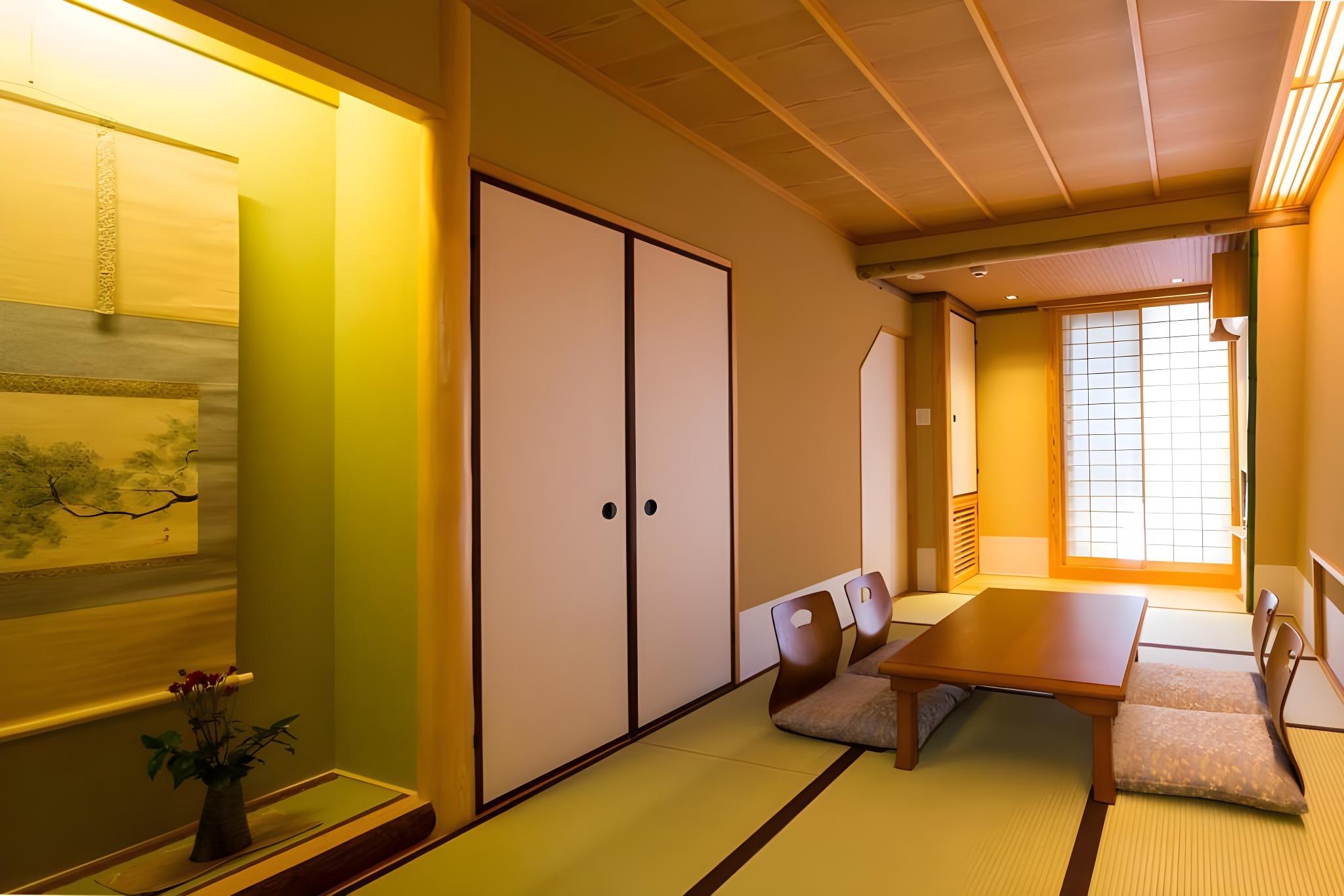 Deluxe, 3 Futon Beds