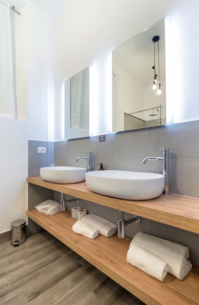 Clementi 18 Suites Rome 25/28