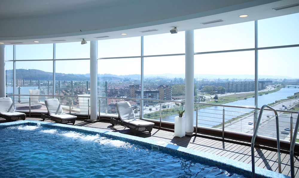 swimming pool spa
