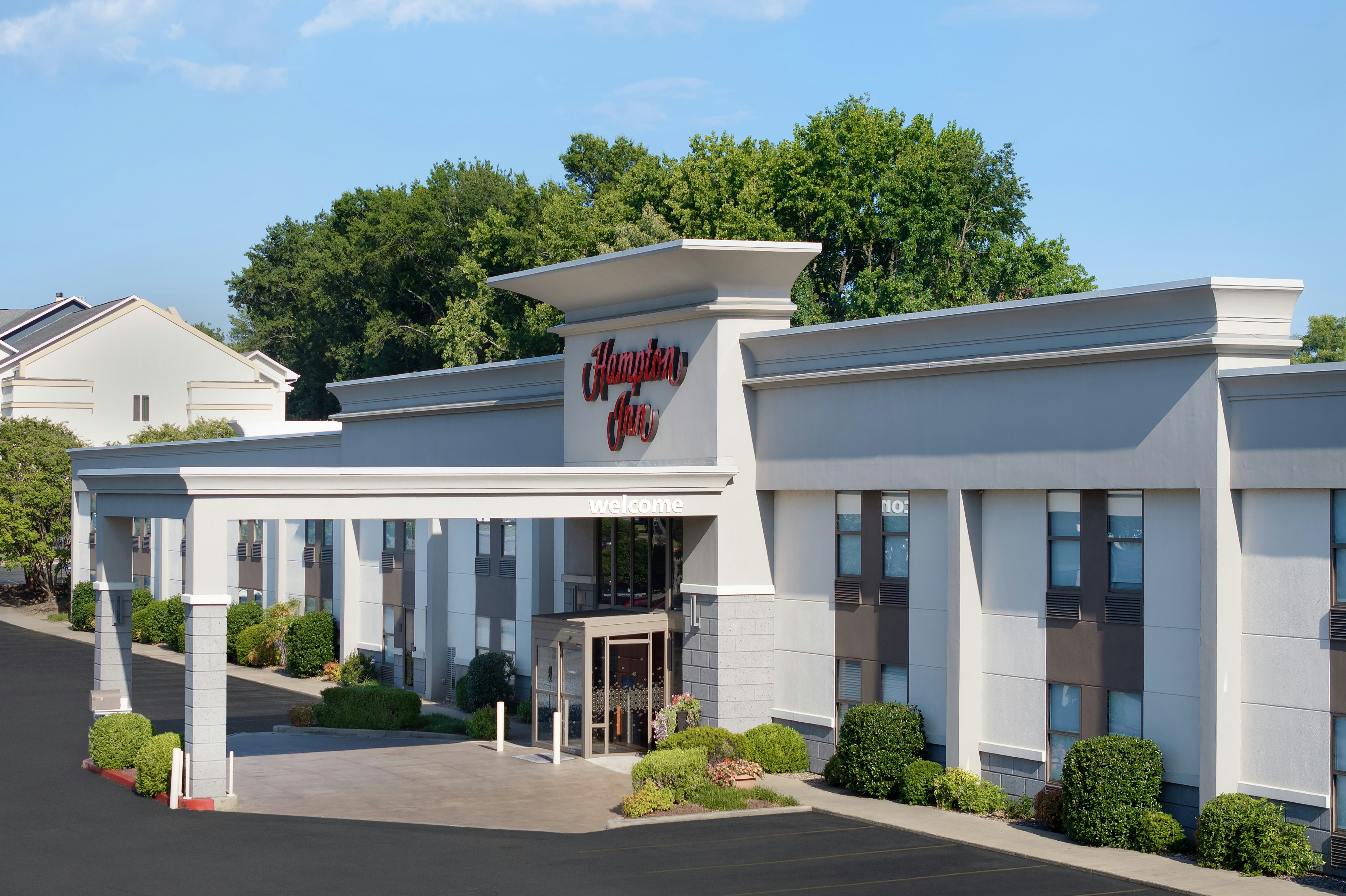 Hampton Inn Russellville 2/53