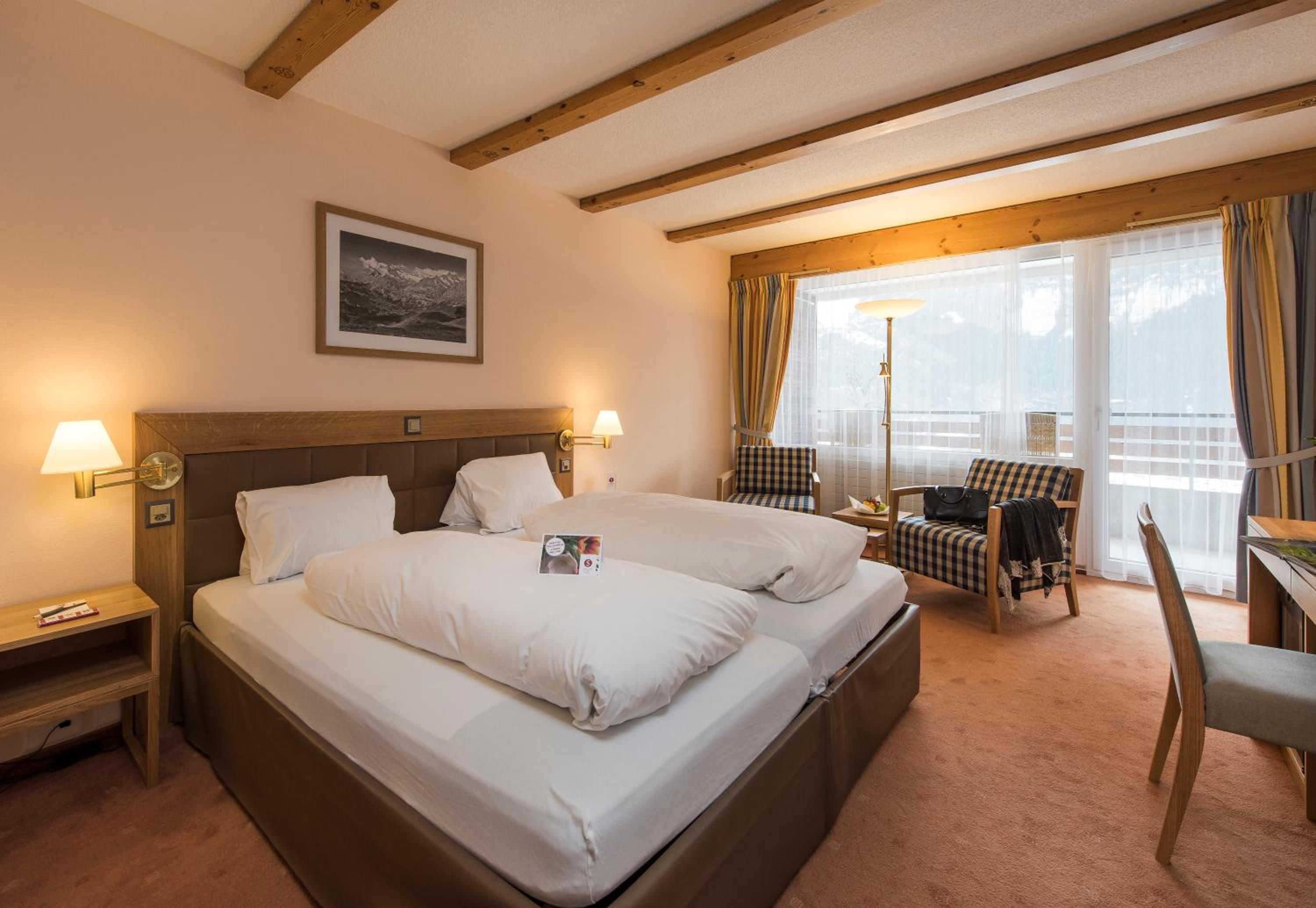 Room, Twin Beds, Eiger View
