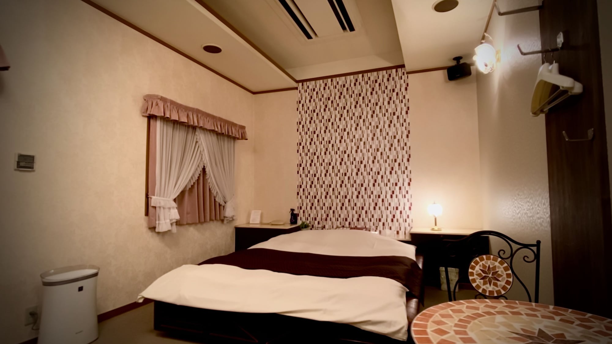 ECONOMY, DOUBLE BED