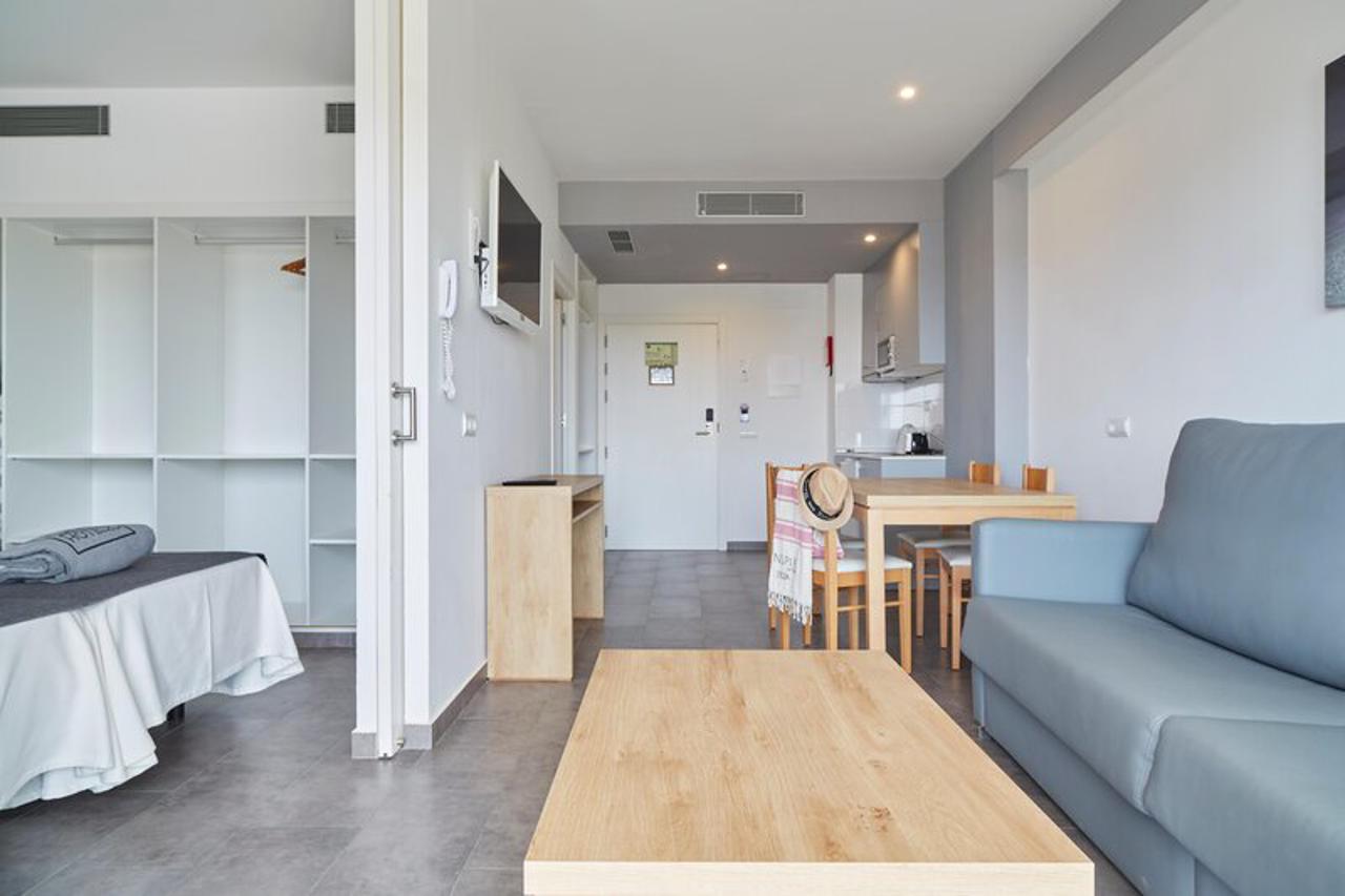 Invisa Aparthotel Casa Luis 46/53