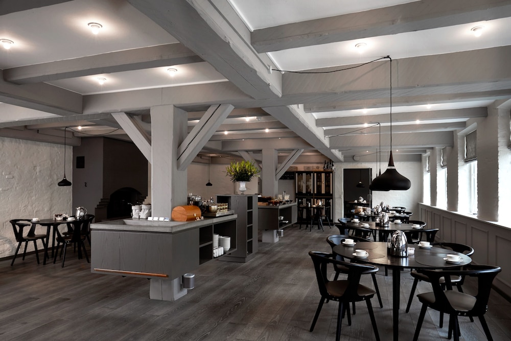 GENTOFTE HOTEL 38/59