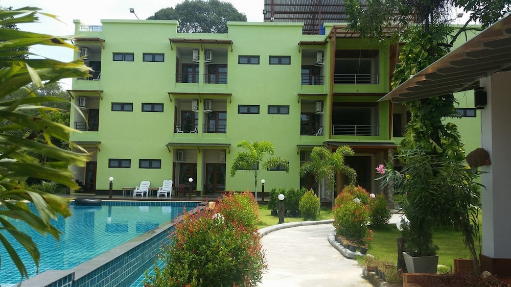 Morakot Lanta Resort photo1