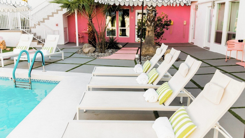The Wesley Palm Springs 55/75