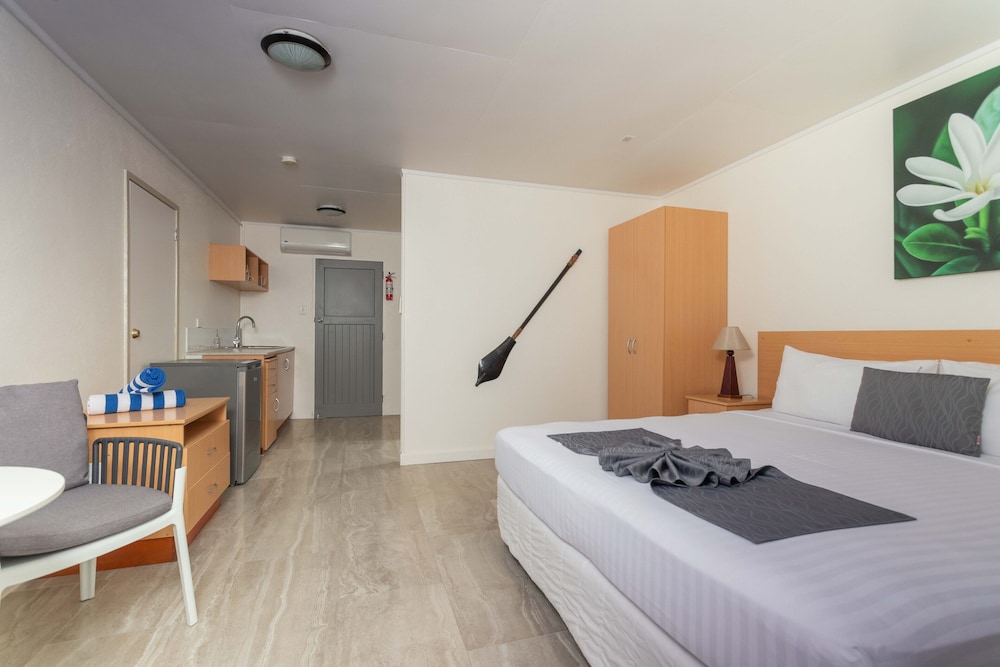 DELUXE, STUDIO, KING BED, BEACH FRONT