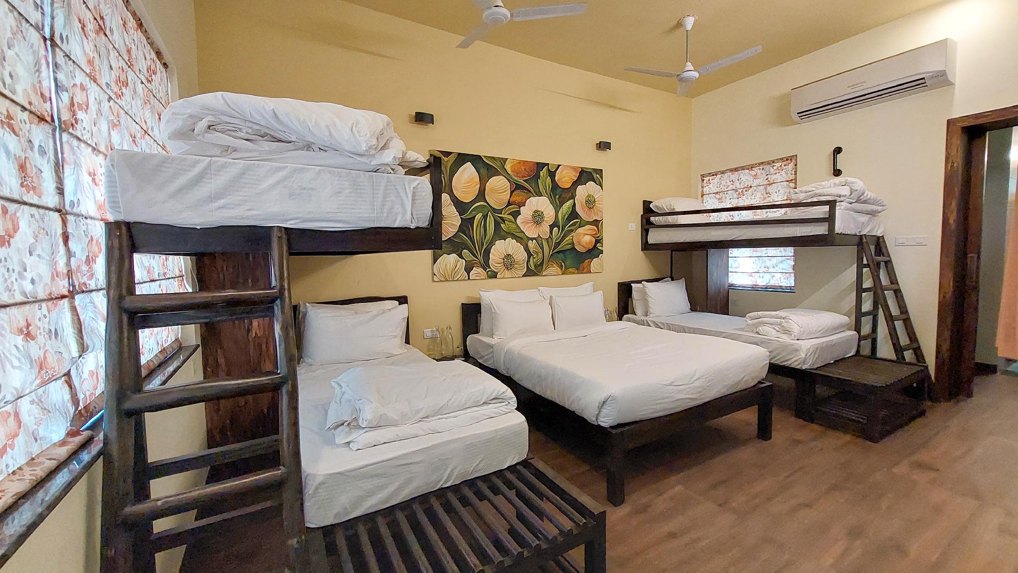2 Bedrooms, Nest, Family, Living Area