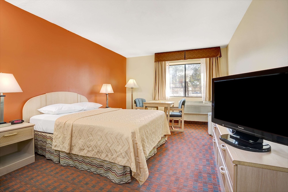 Days Inn by Wyndham Woodland 21/54