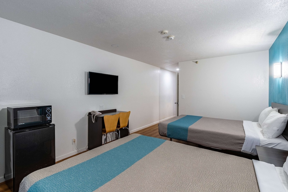Motel6 Fountain Valley, CA - Huntington Beach Area 19/37