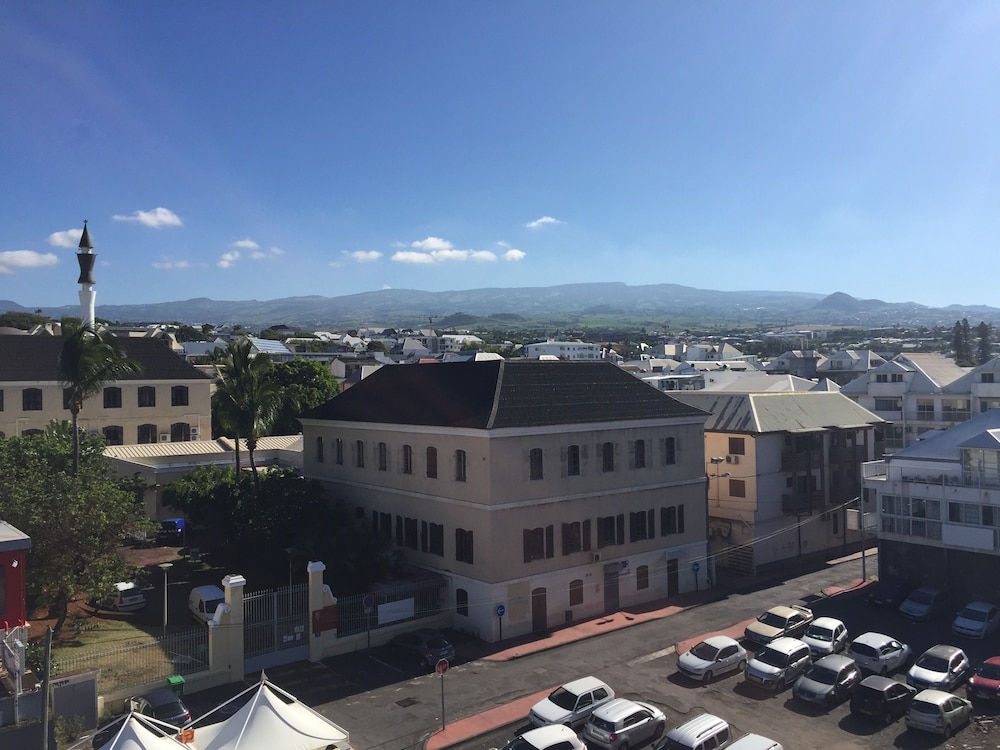 Le Saint Pierre Hotel in SAINT-PIERRE
