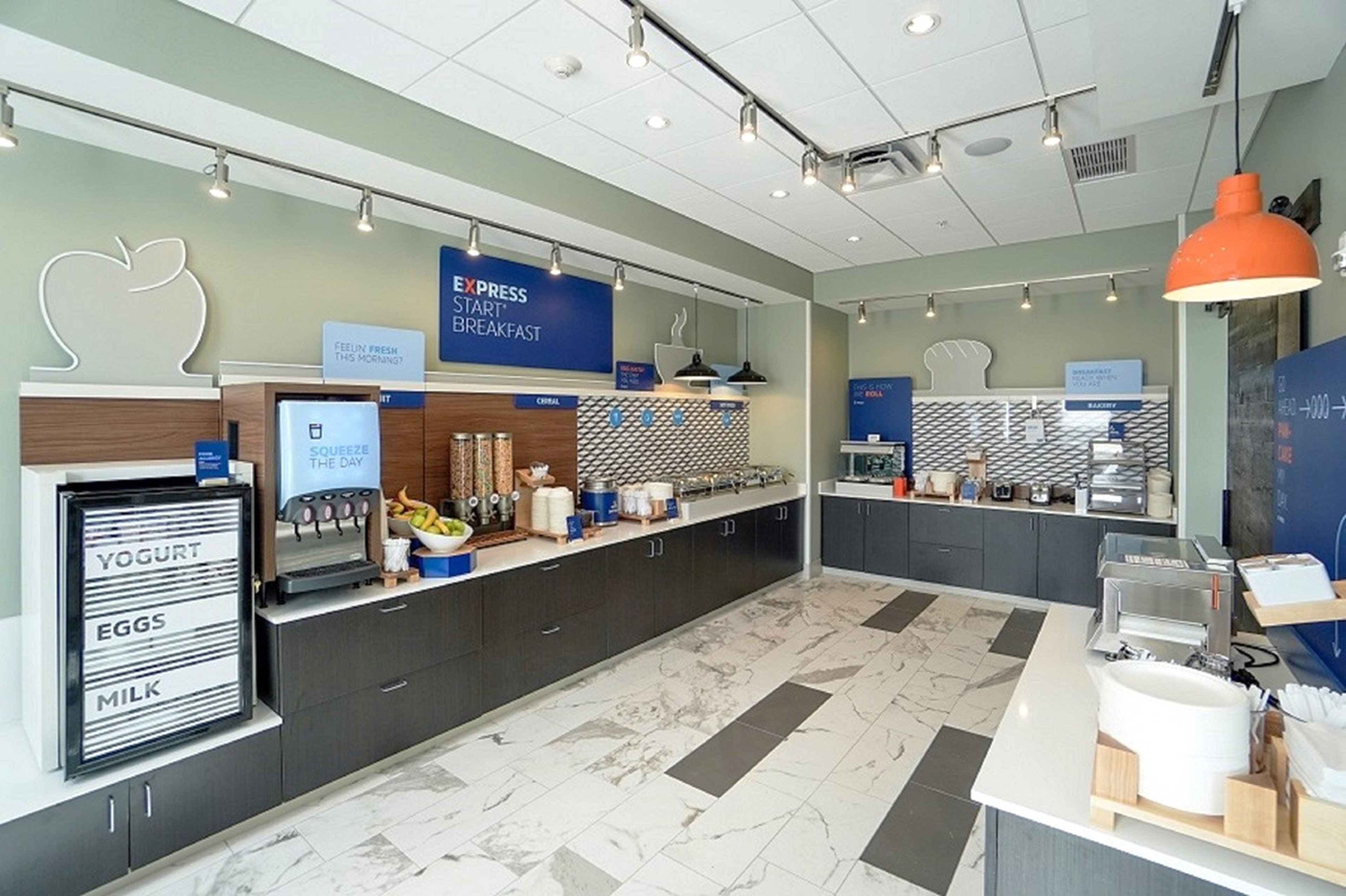 Holiday Inn Express & Suites Franklin - Berry Farms 13/77