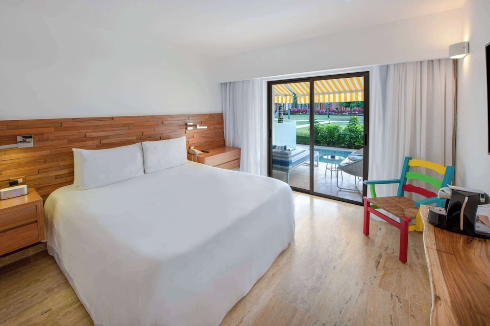 Vibe, King Bed, Accessible