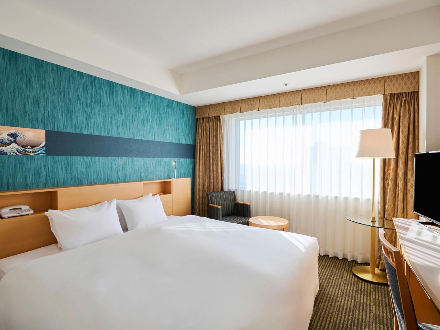 Superior, King Bed, No Tower View