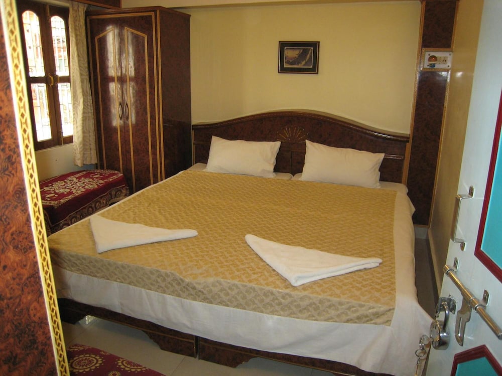 Kedareswar Bed and Breakfast 14/36
