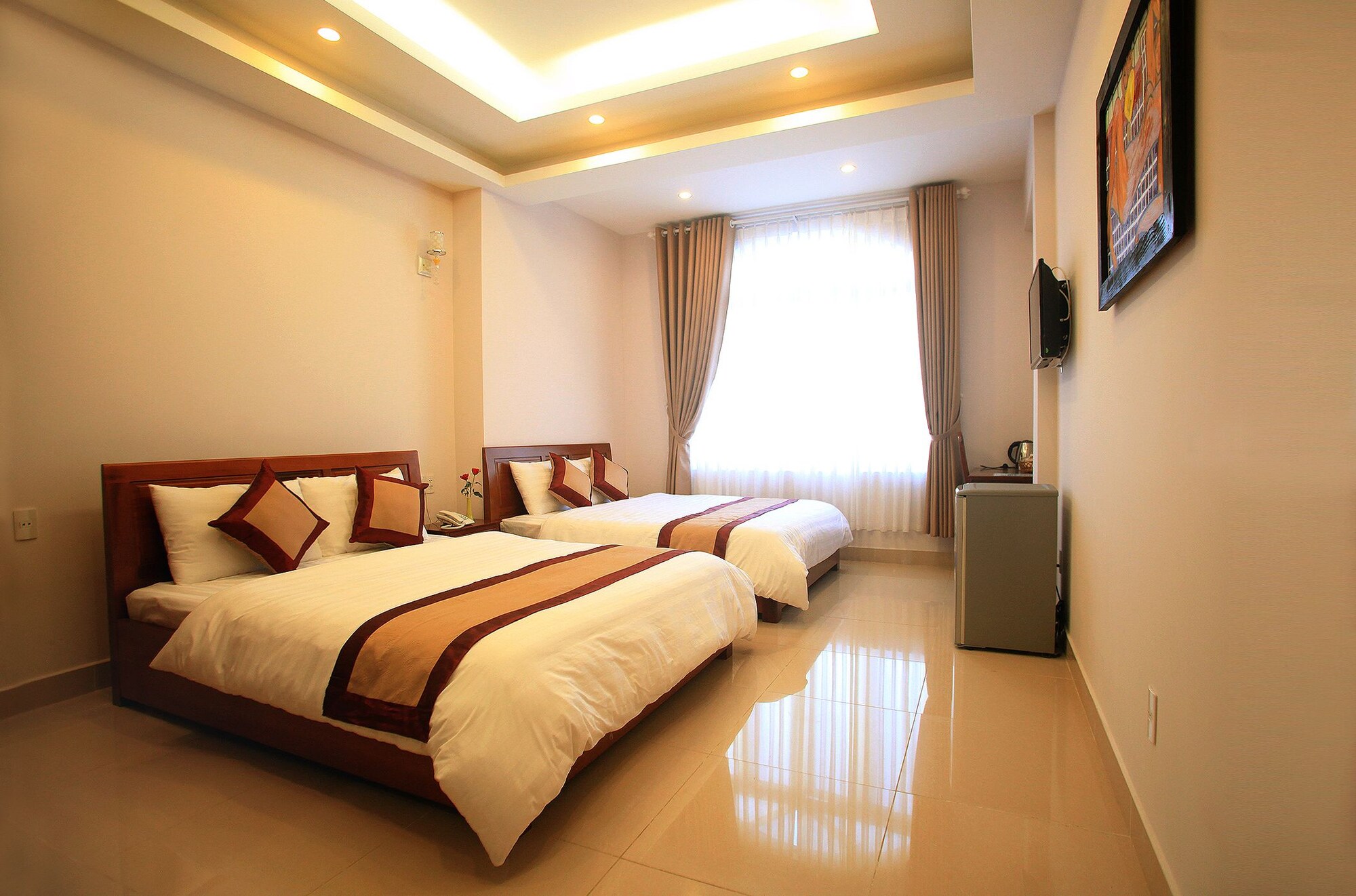 ROOM, QUADRUPLE