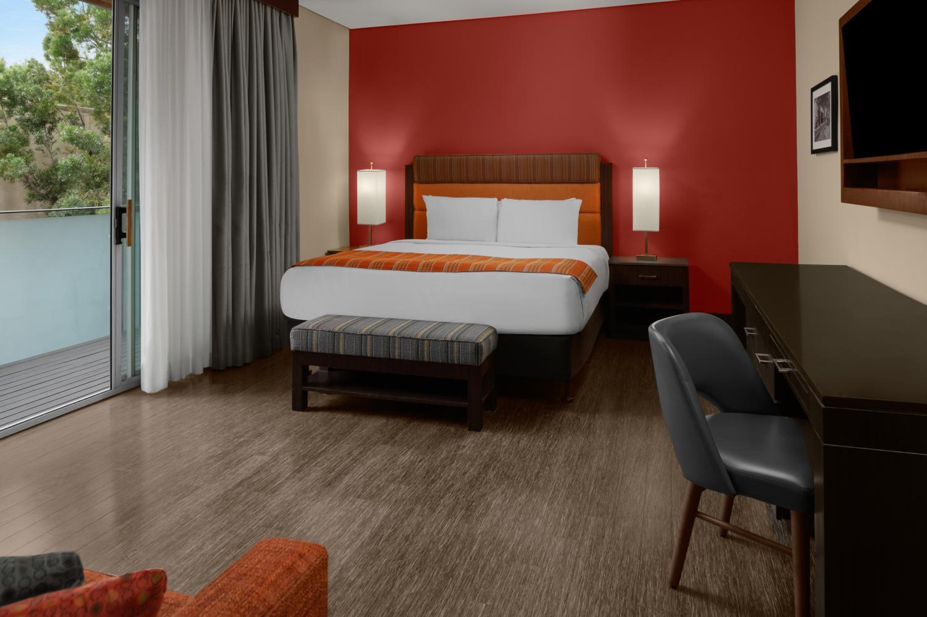 جناح بسرير كينج بشرفة، Sirtaj Hotel 5/10