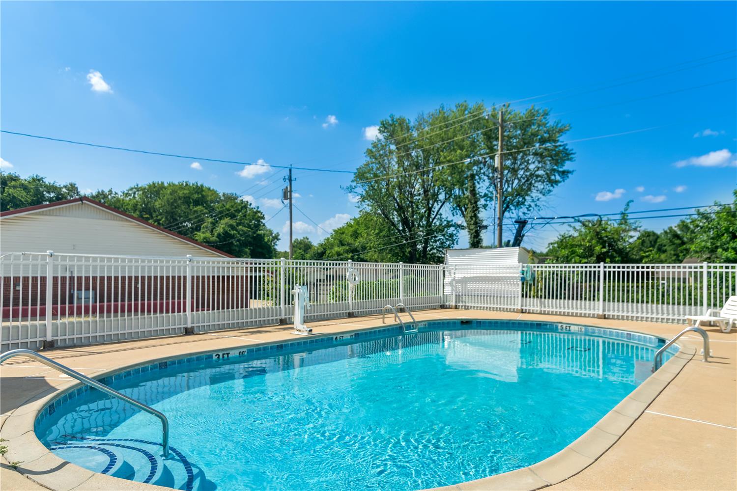 Americas Best Value Inn Suites Siloam Springs 15/26