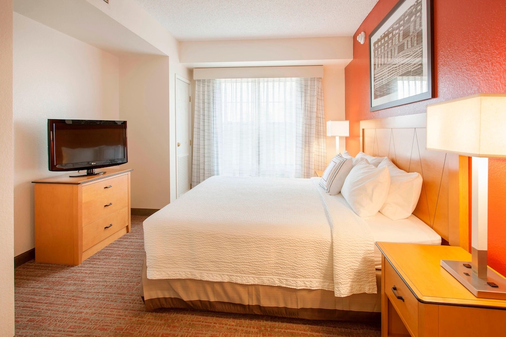 Sonesta ES Suites Goodyear 8/58