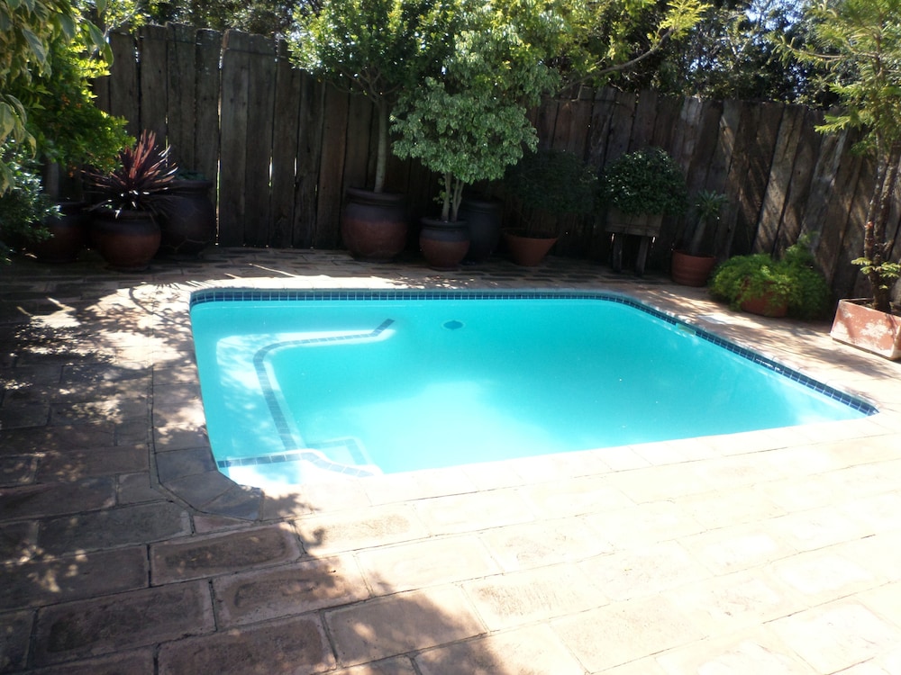 Foundry Guest Lodge 21/50