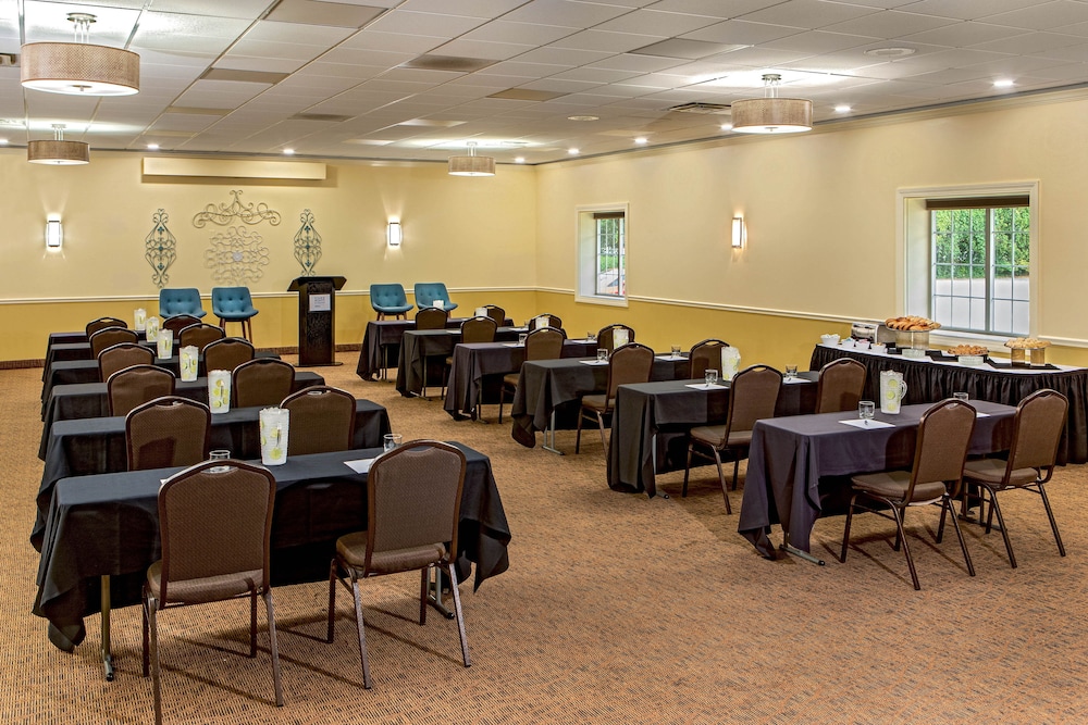 FOUR POINTS BY SHERATON KALAMAZOO 35/43