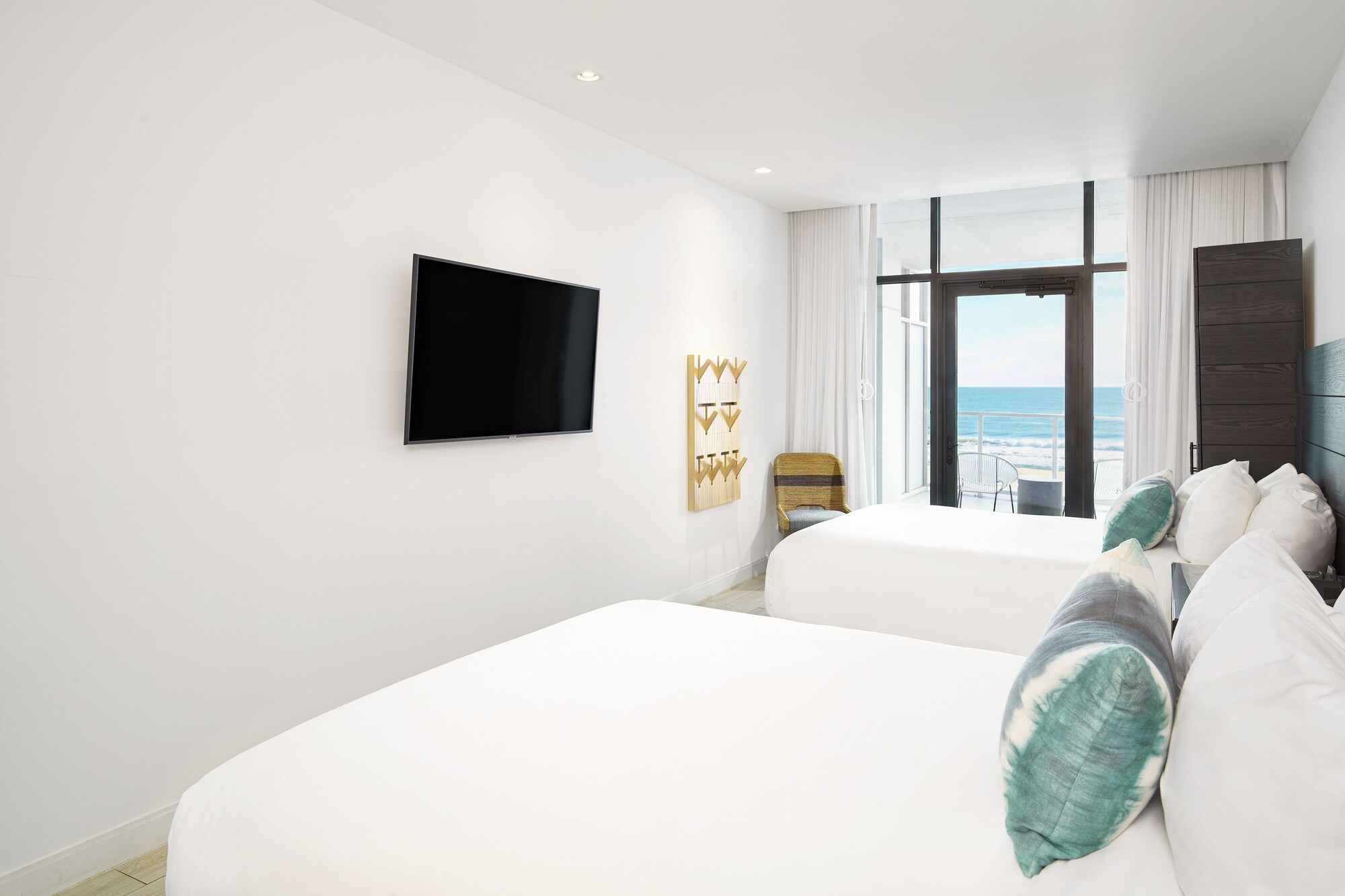 Superior, 2 Queen Beds, Ocean Front, Terrace