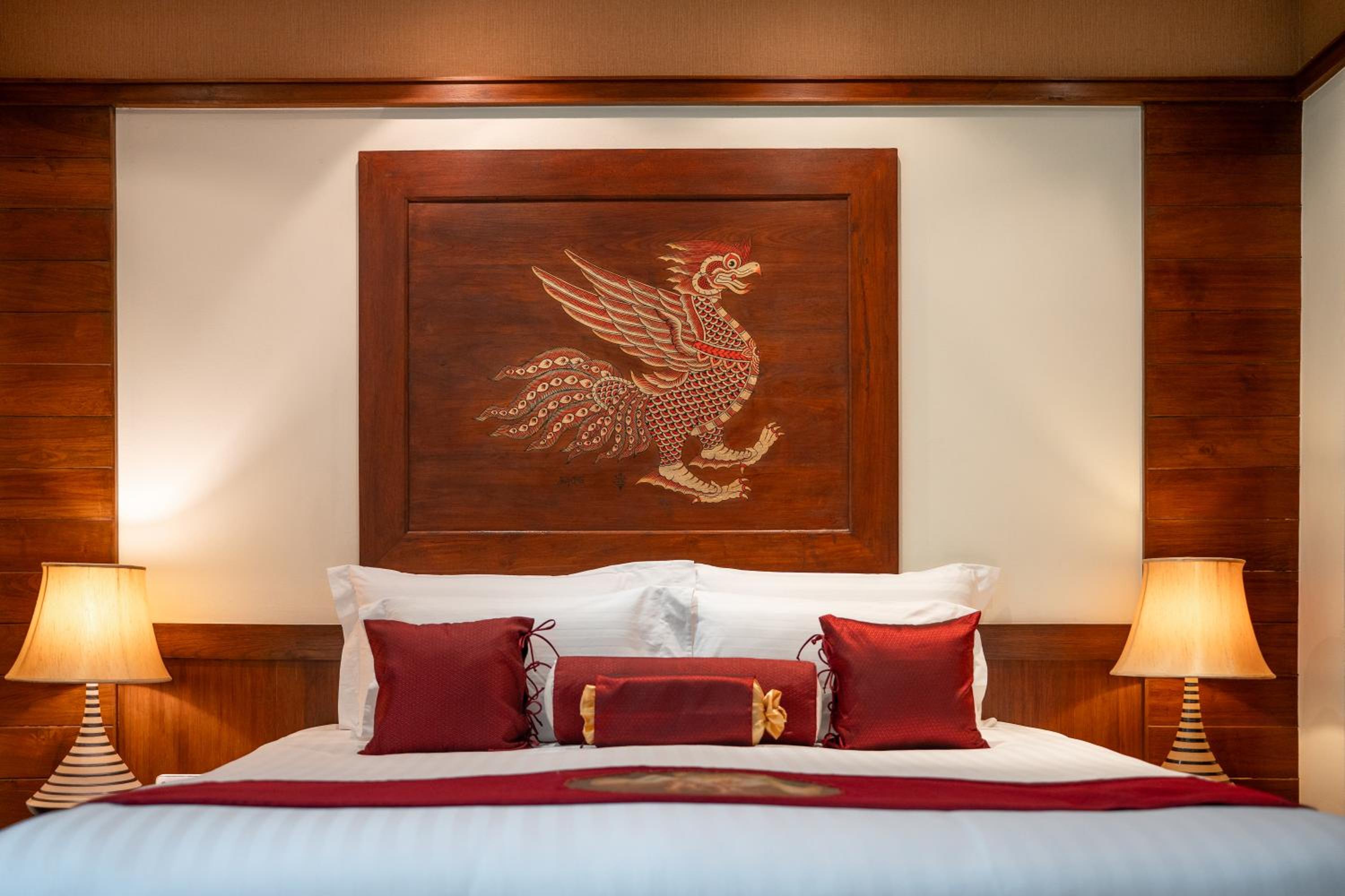 جناح جونيور بسرير كينج مع أريكة، Kodchasri Thani Hotel Chiangmai 4/10