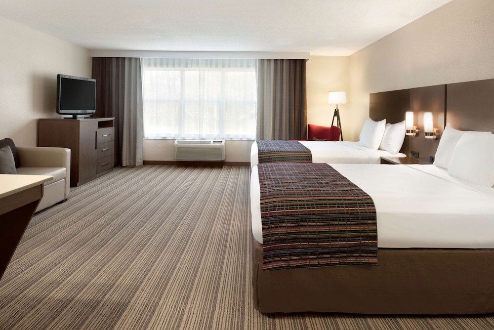 Country Inn & Suites by Radisson, Platteville, WI 3/48