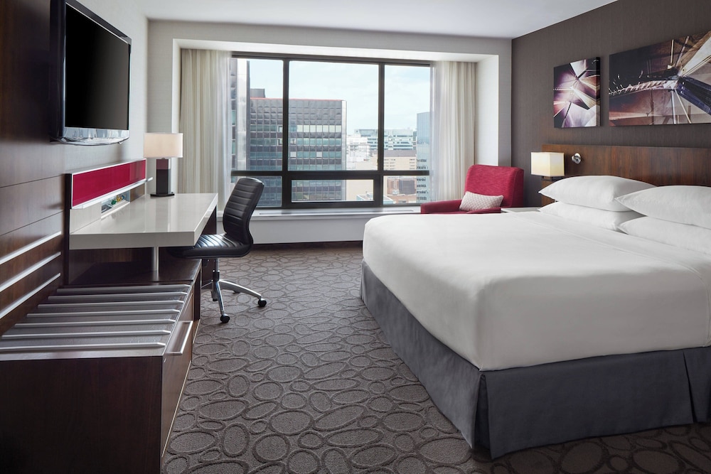 غرفة كلوب بسرير كينج، Delta Hotels Ottawa City Centre 3/8