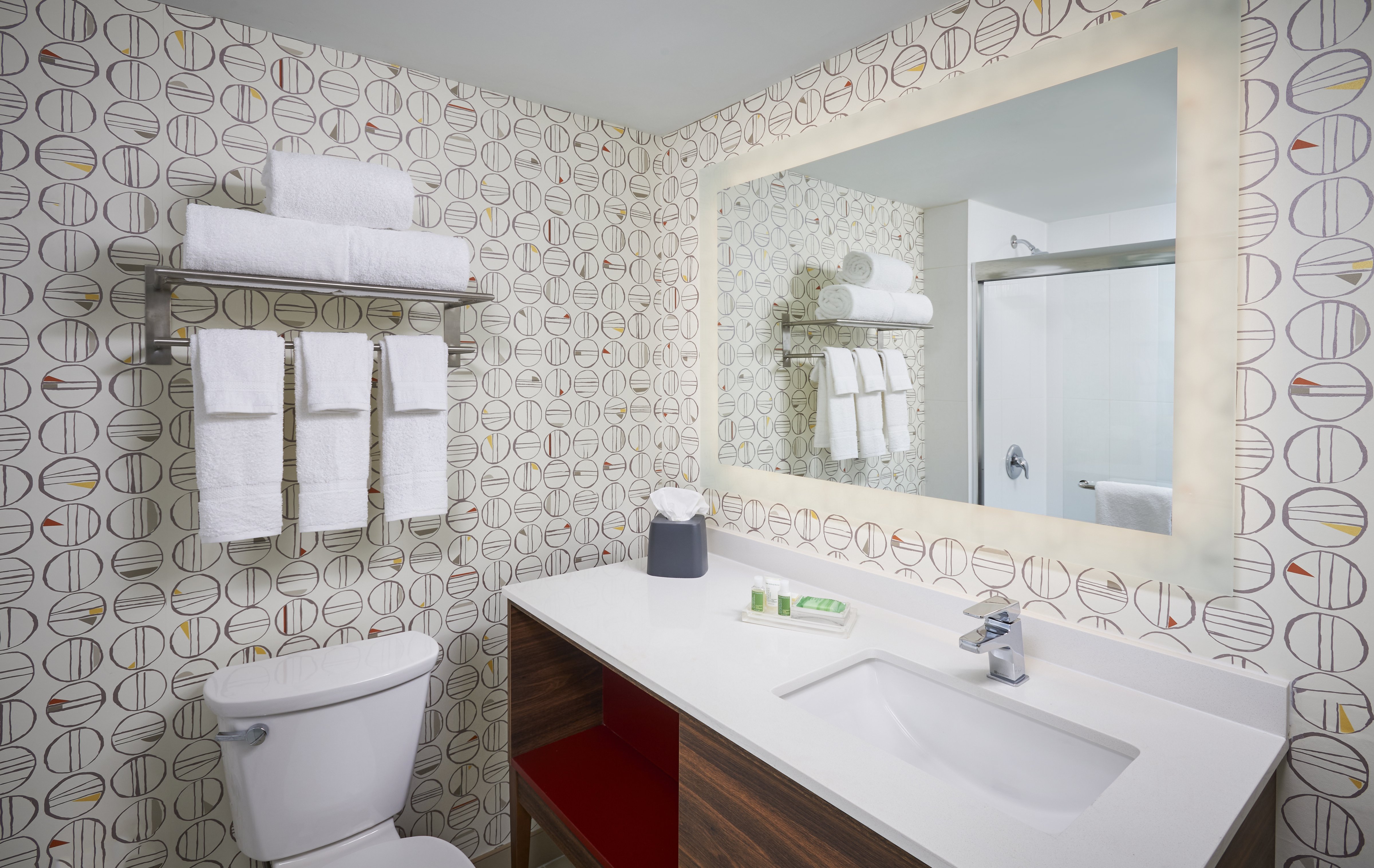 Holiday Inn Hotel Suites Oakville Bronte 76/78