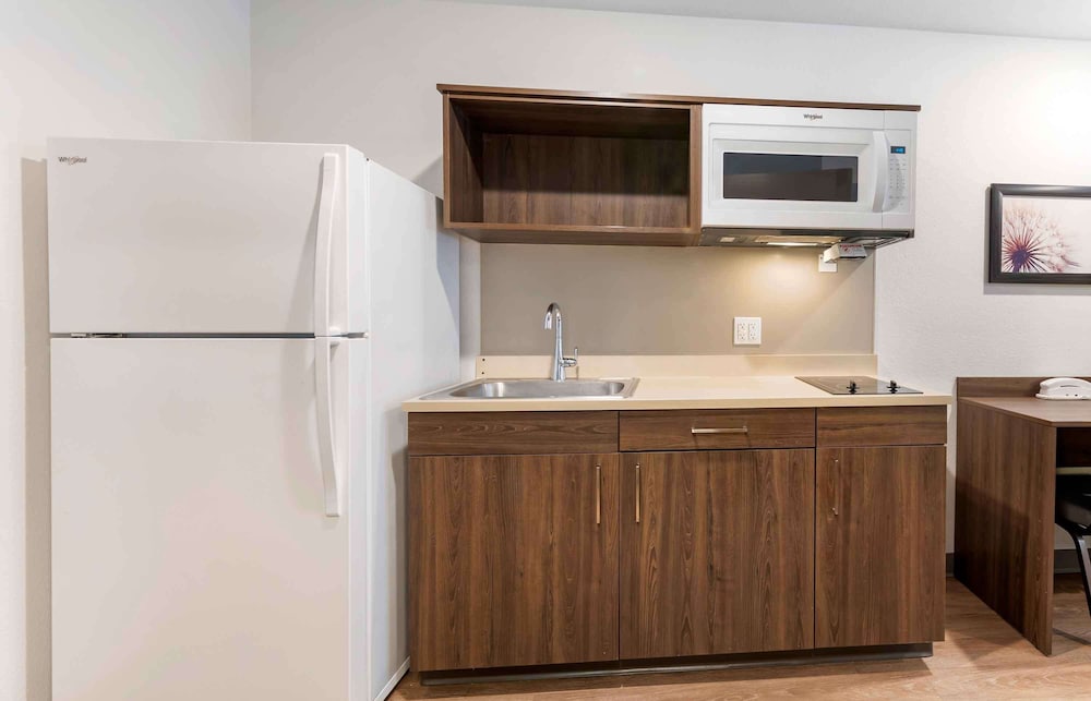 Woodspring Suites Riverside Norco 4/49