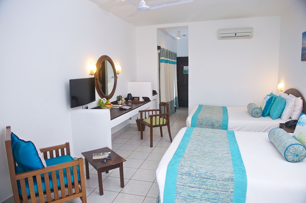 Voyager Beach Resort 12/38