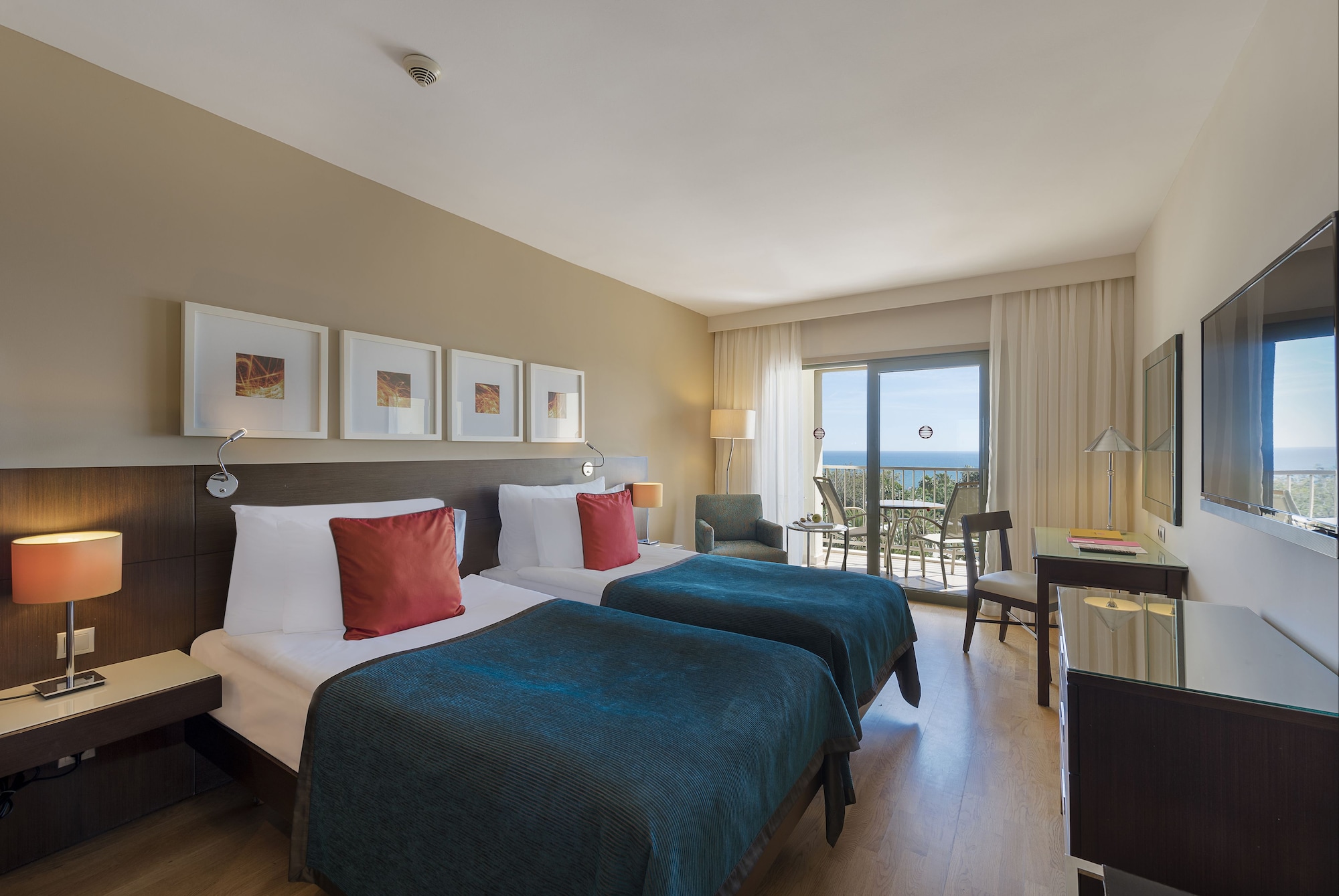 DELUXE ROOM DIRECT SEA VIEW