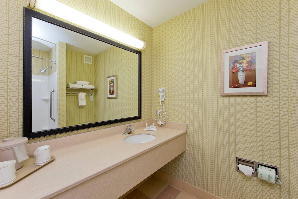 Fairfield Inn Suites Winchester 17/45