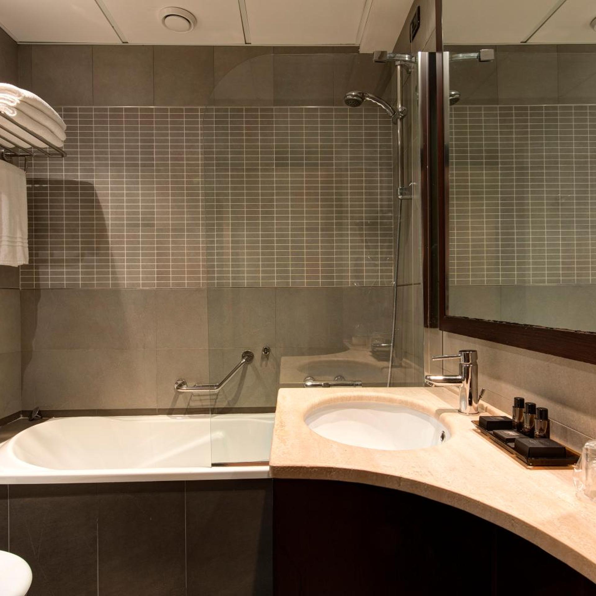 غرفة ثلاثية بسرير كينج وسرير فردي، Best Western Gorizia Palace Hotel 6/8