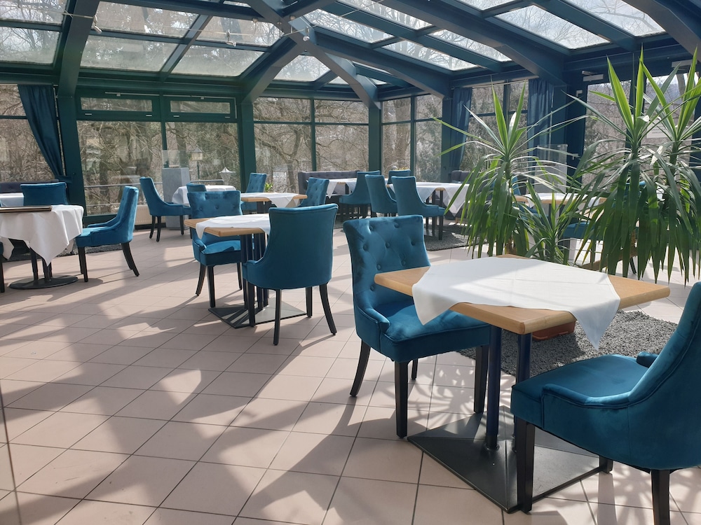 Parkhotel Waldschlösschen 48/65
