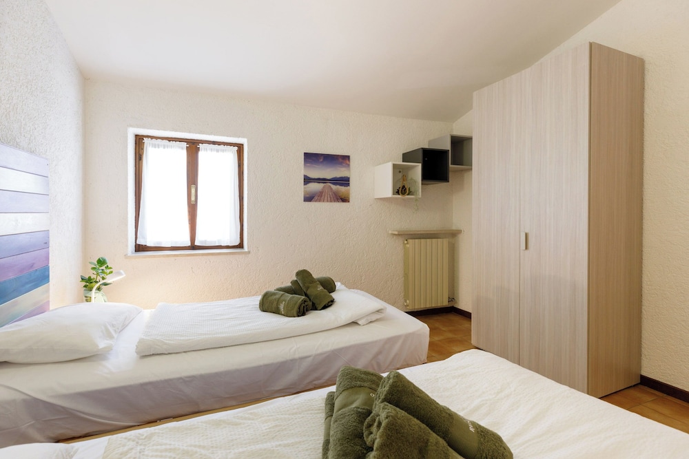 Trilo, Standard, Double and Twin Beds, Balcony