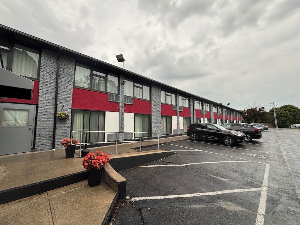 Ramada by Wyndham Kingston 43/50