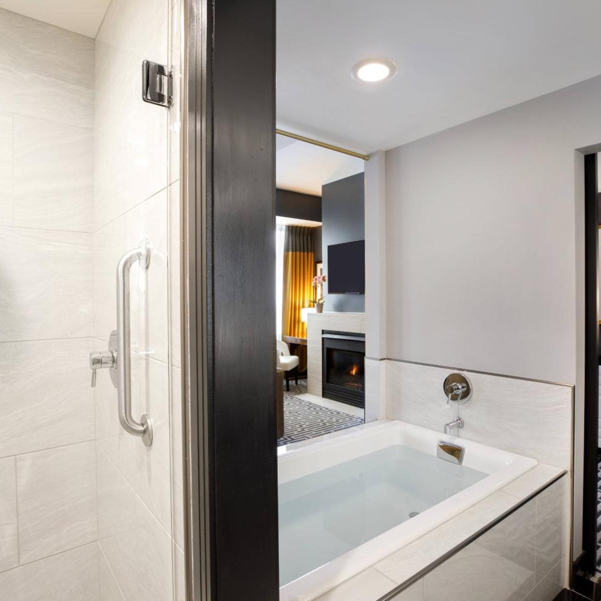Spa, King Bed، Hotel Metro 3/4